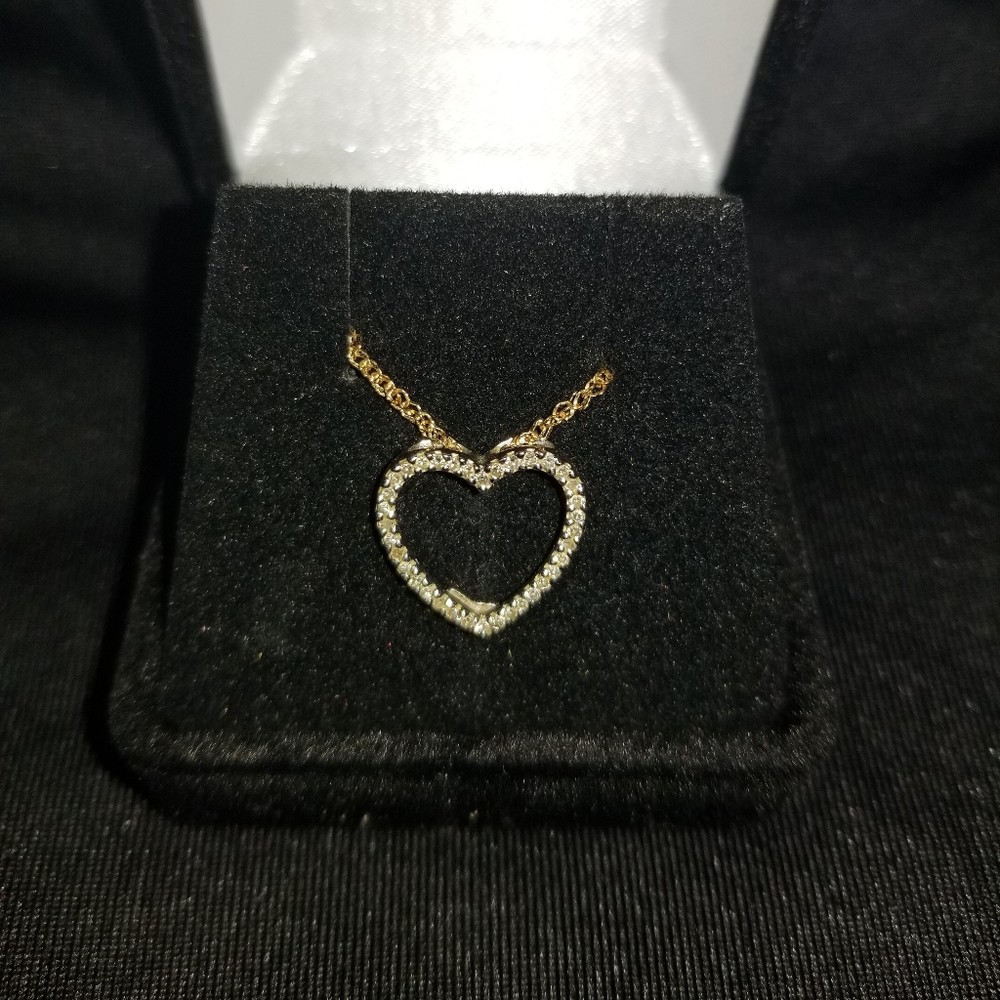 14k 18" Gold Necklace W/ 14k White Gold Heart